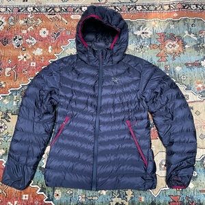 Arc’teryx Women’s Cerium LT Hoody, size Medium, Nighthawk